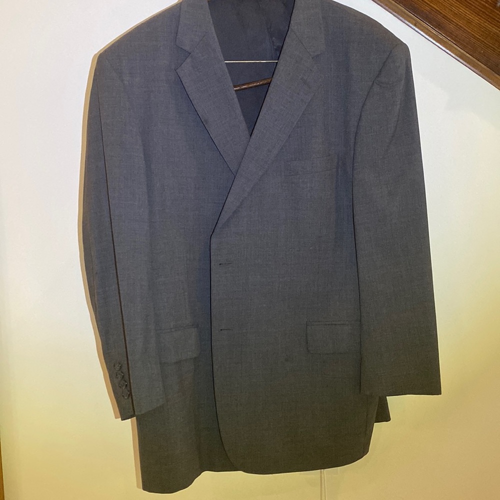 Men’s Dark Gray Suit